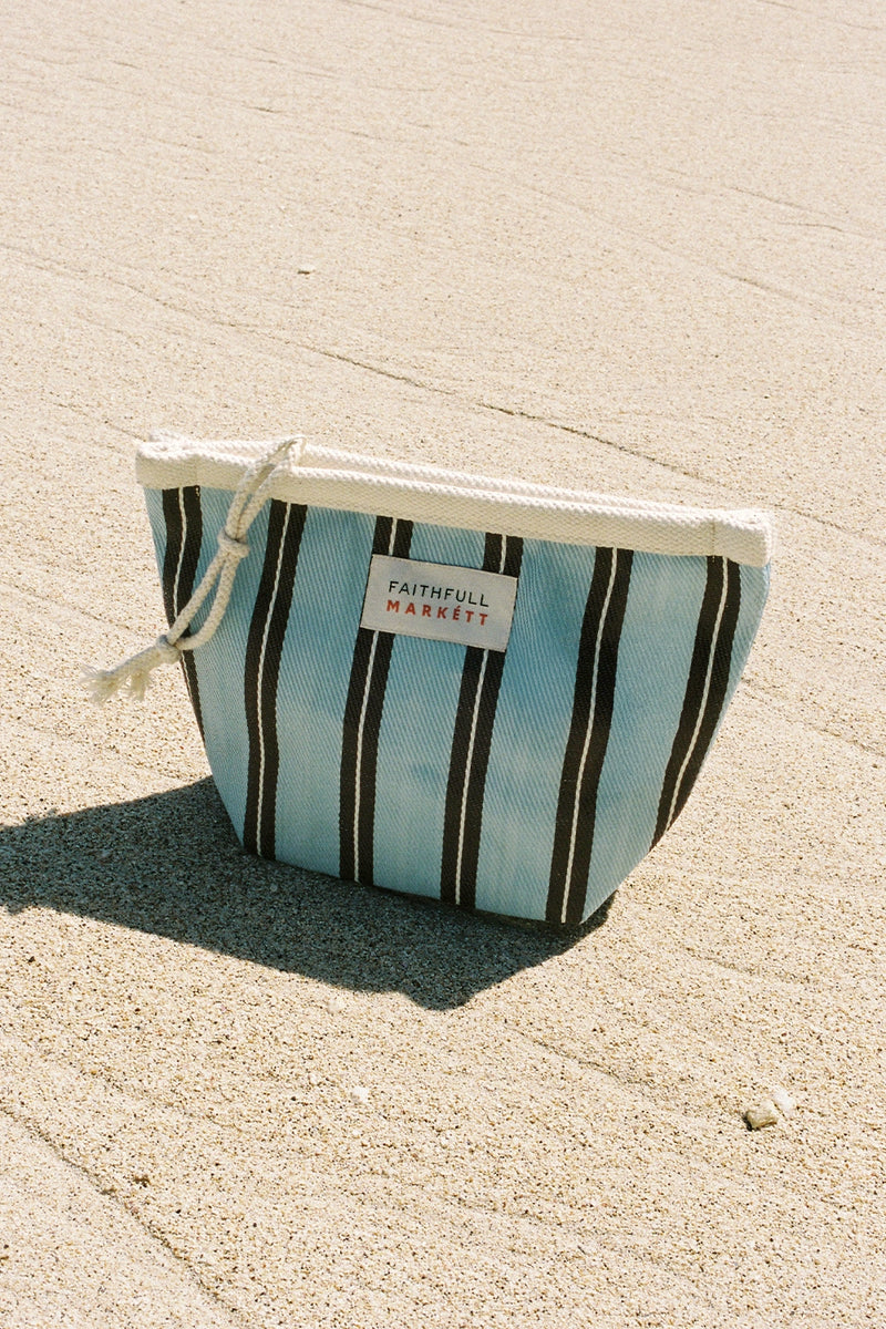 MARKÉTT Maxi Pouch Stripe Aqua Chocolate